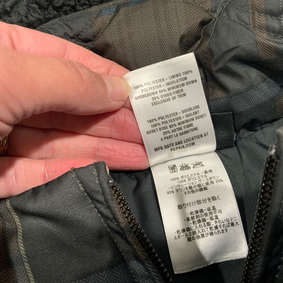 Patagonia Sz M Down With It Plaid Hooded Vest - Picture 8 of 8